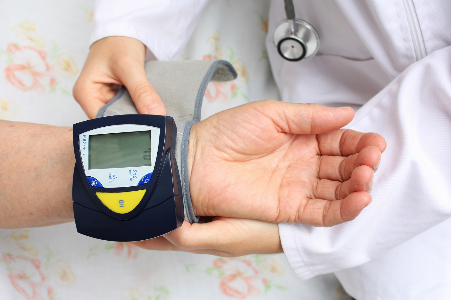 專業(yè)生產PVC護套、銅排、鋁排、新能源電池銅/鋁軟連接-人禾電子