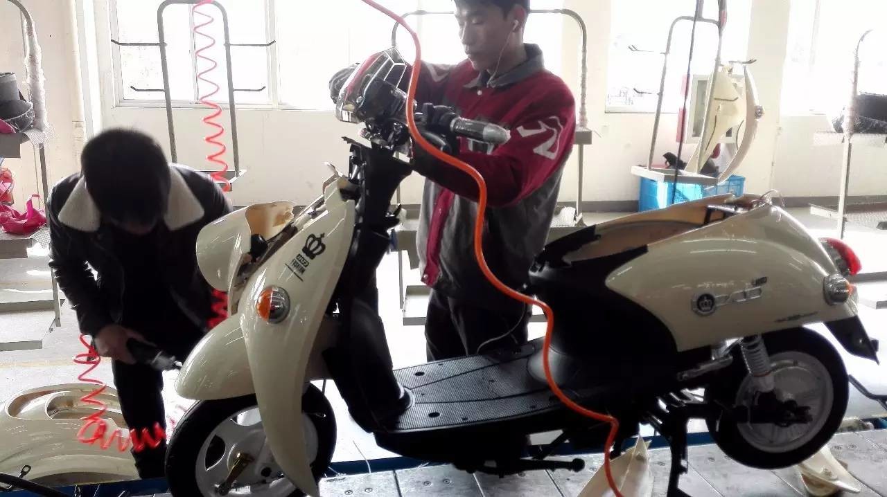 專(zhuān)業(yè)生產(chǎn)PVC護(hù)套、銅排、鋁排、新能源電池銅/鋁軟連接-人禾電子